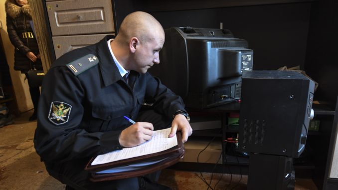 Что не могут забрать судебные приставы