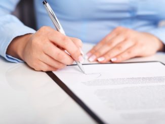 Как правильно приостановить действие договора оказания услуг